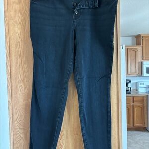 Black Women’s Jeans - Classic Slim Fit